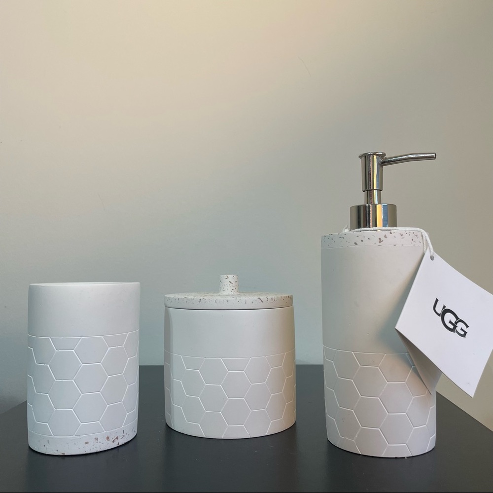 UGG Bathroom essentials despensers cermaics